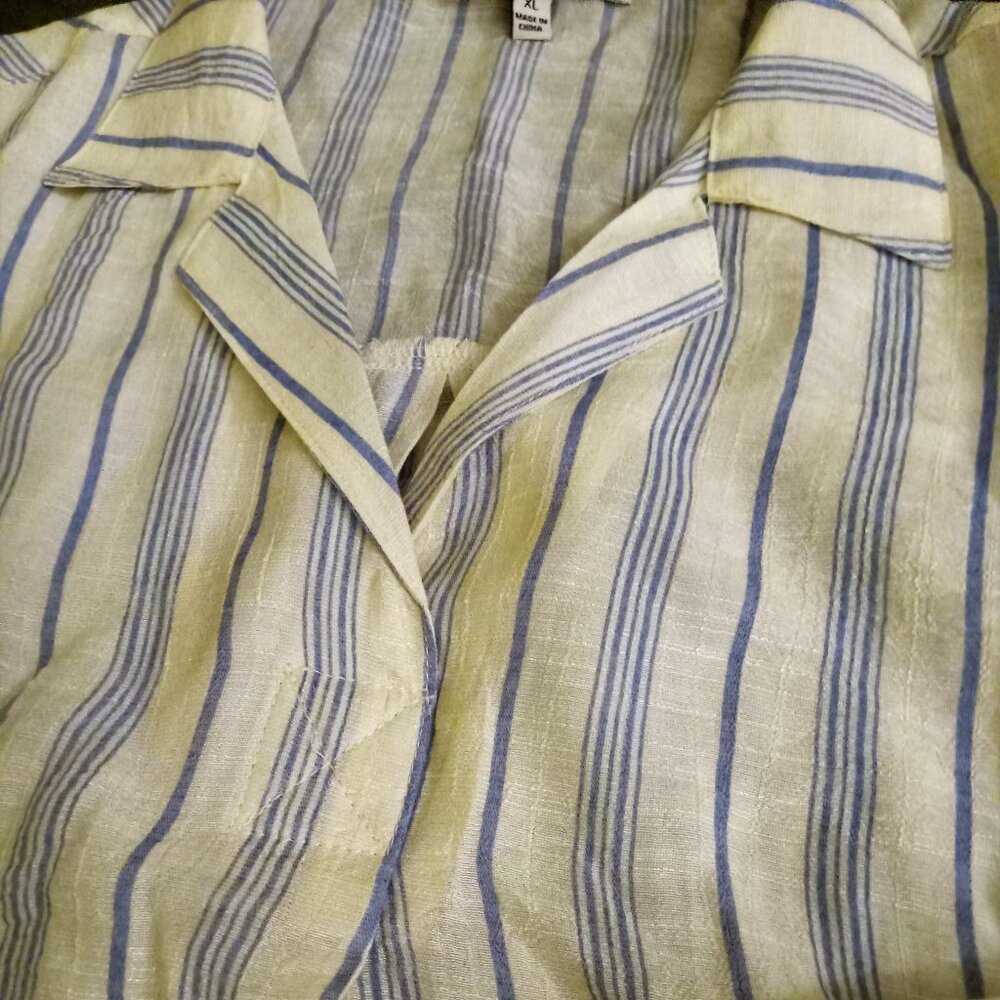 Love 83 NEW beautiful lightweight shirt short sleeve White & Ivory stripes